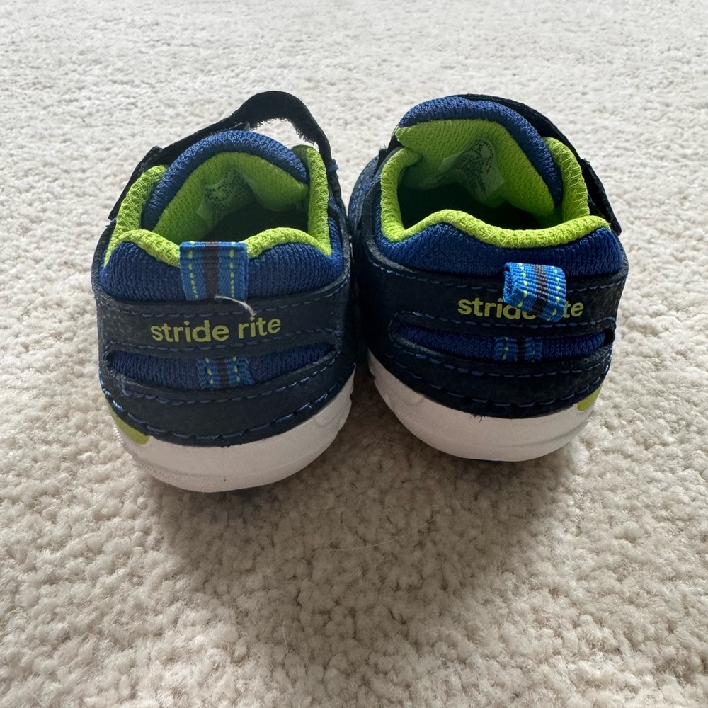 Stride Rite Soft Motion Sneaker - Picture 4 of 5
